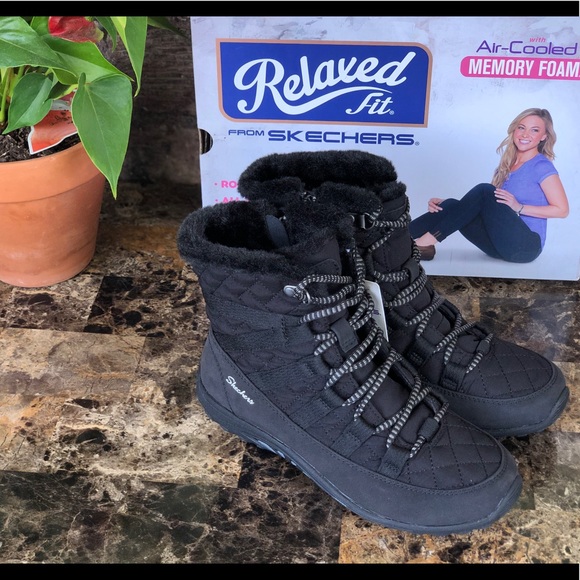 NEW Skechers Women's Relaxed Fit boots - Picture 13 of 14
